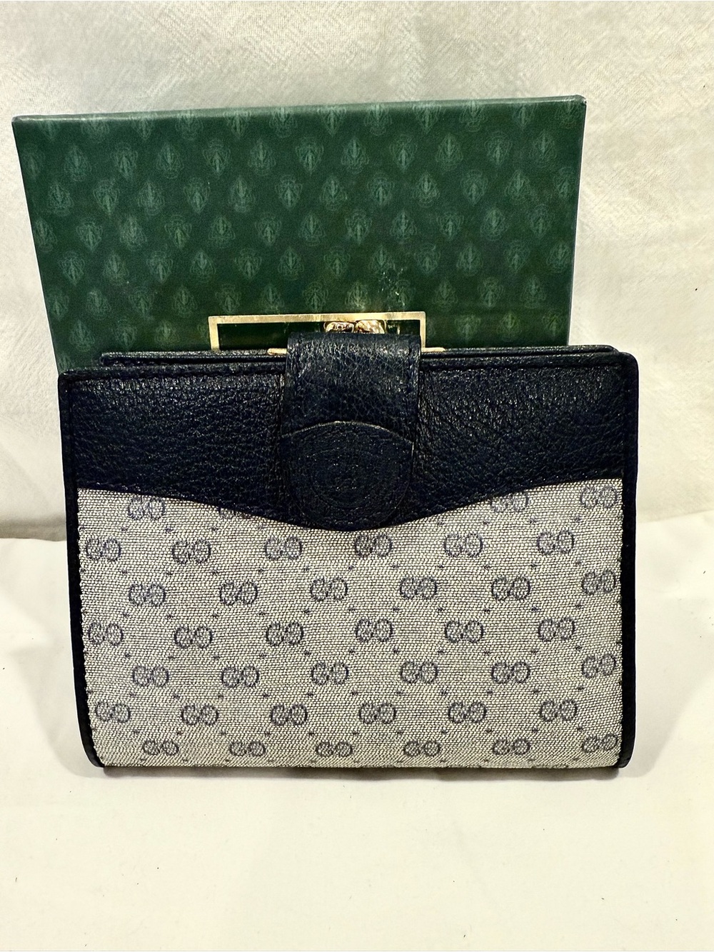Vintage Gucci Micro GG Monogram Kiss-Lock Bifold Wallet